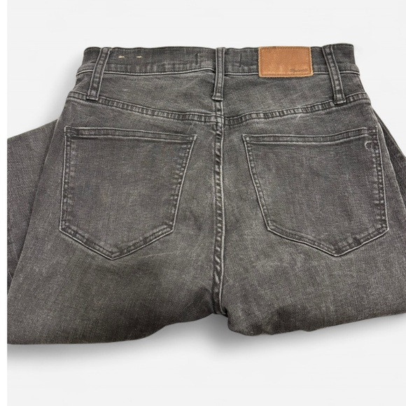 Madewell Cali Demi-Boot Jeans in Hollindale
Wash Size 25-Tall Kick Flare - Picture 5 of 6